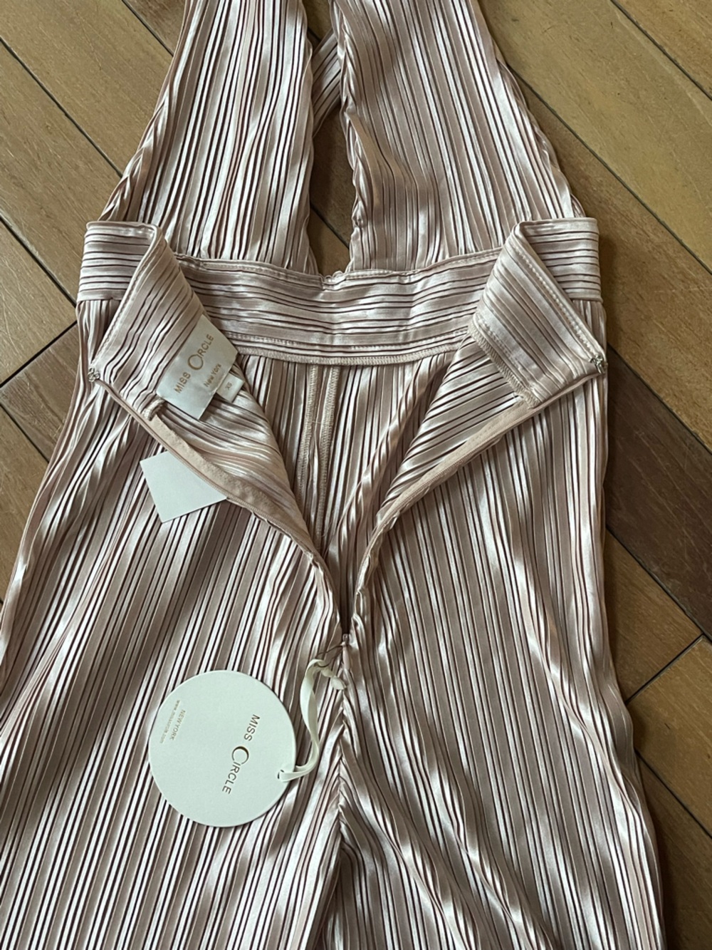 Miss Circle New York Pleated Halter Glam Jumpsuit NWT XS Blush Pink Satin - Picture 10 of 16